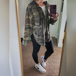 Vici Thread & Supply camo shacker - Sz S